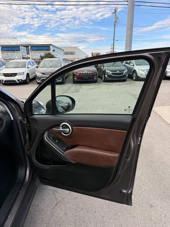 2016 FIAT 500 Image 20