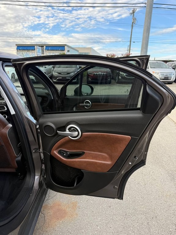 2016 FIAT 500 Image 21