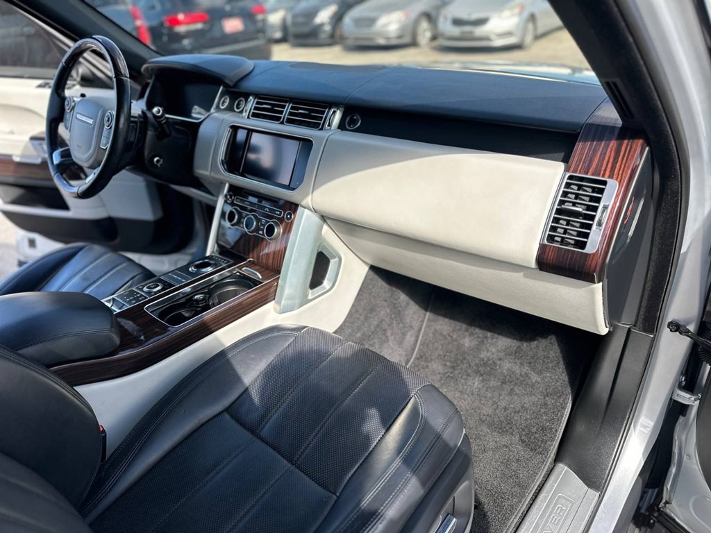 2014 Land Rover Range Rover Image 26