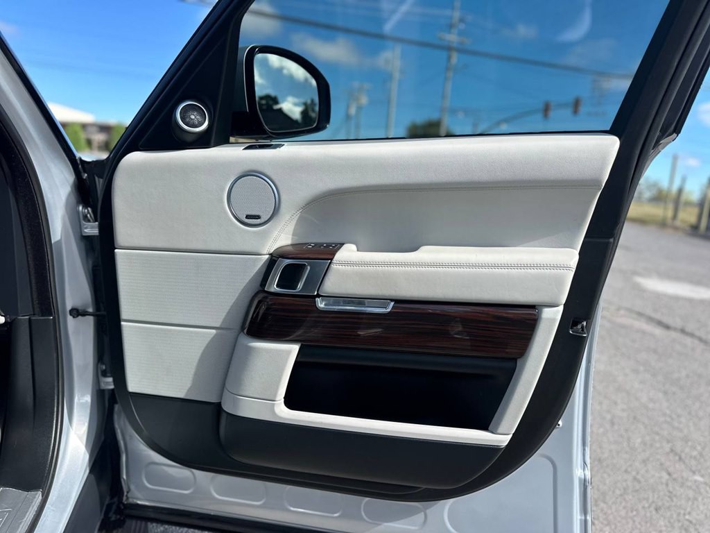 2014 Land Rover Range Rover Image 27