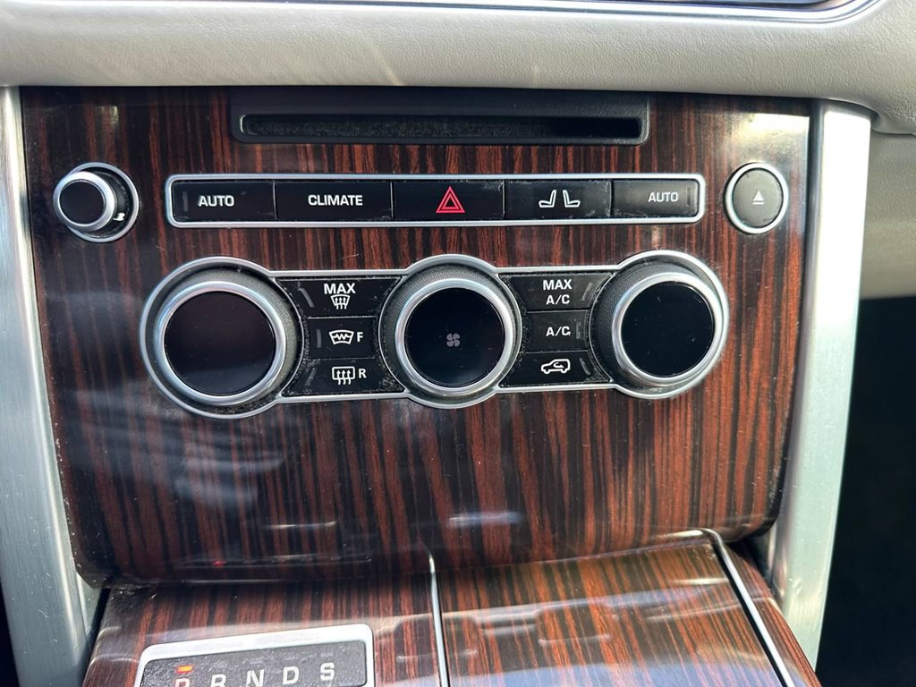 2014 Land Rover Range Rover Image 35