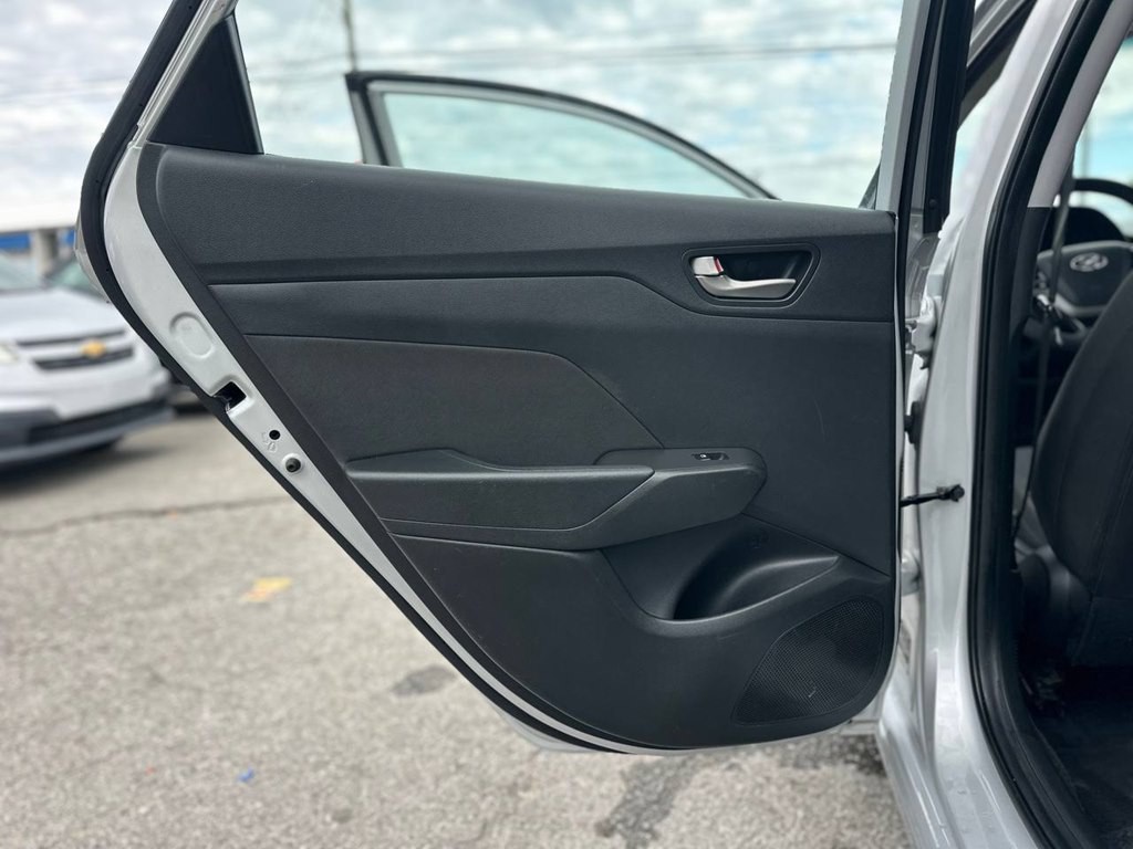 2019 Hyundai Accent Image 17