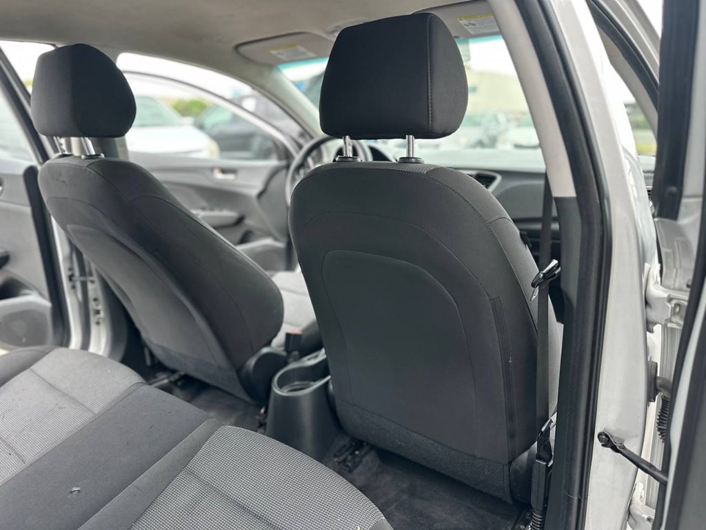 2019 Hyundai Accent Image 19