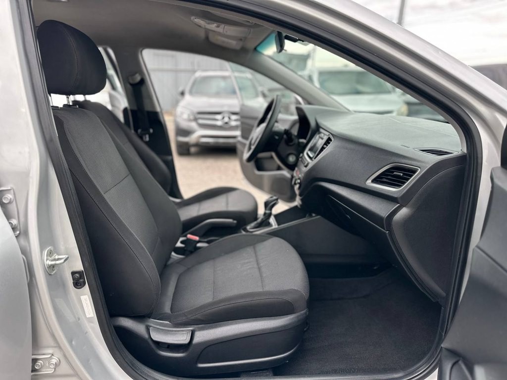 2019 Hyundai Accent Image 21