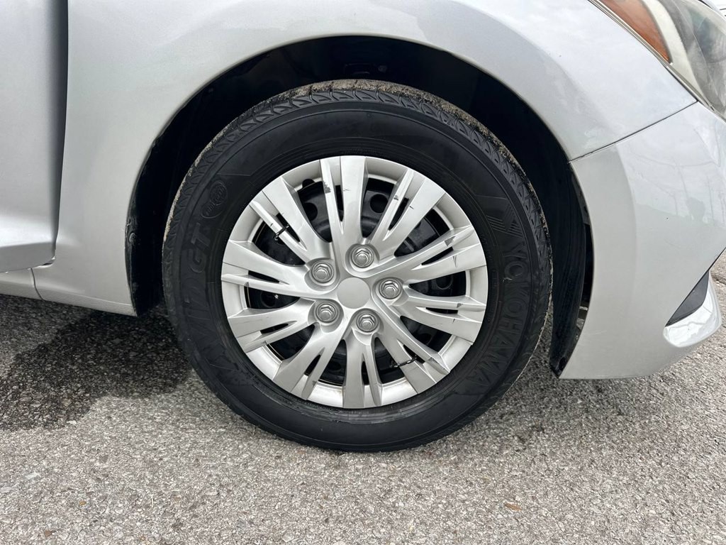 2019 Hyundai Accent Image 24