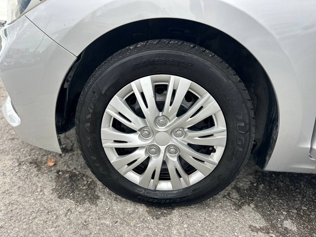 2019 Hyundai Accent Image 27