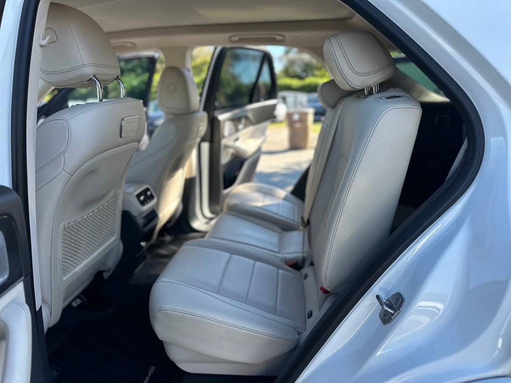 2020 Mercedes-Benz GLE-Class Image 16