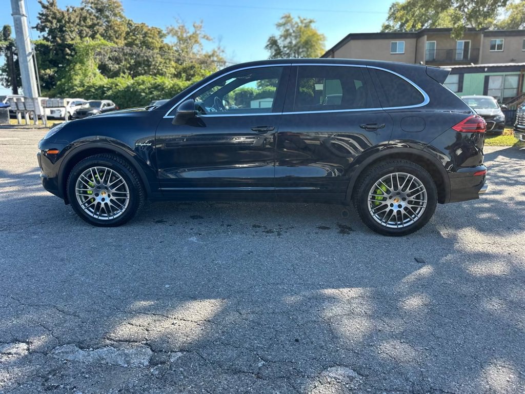 2016 Porsche Cayenne Image 9