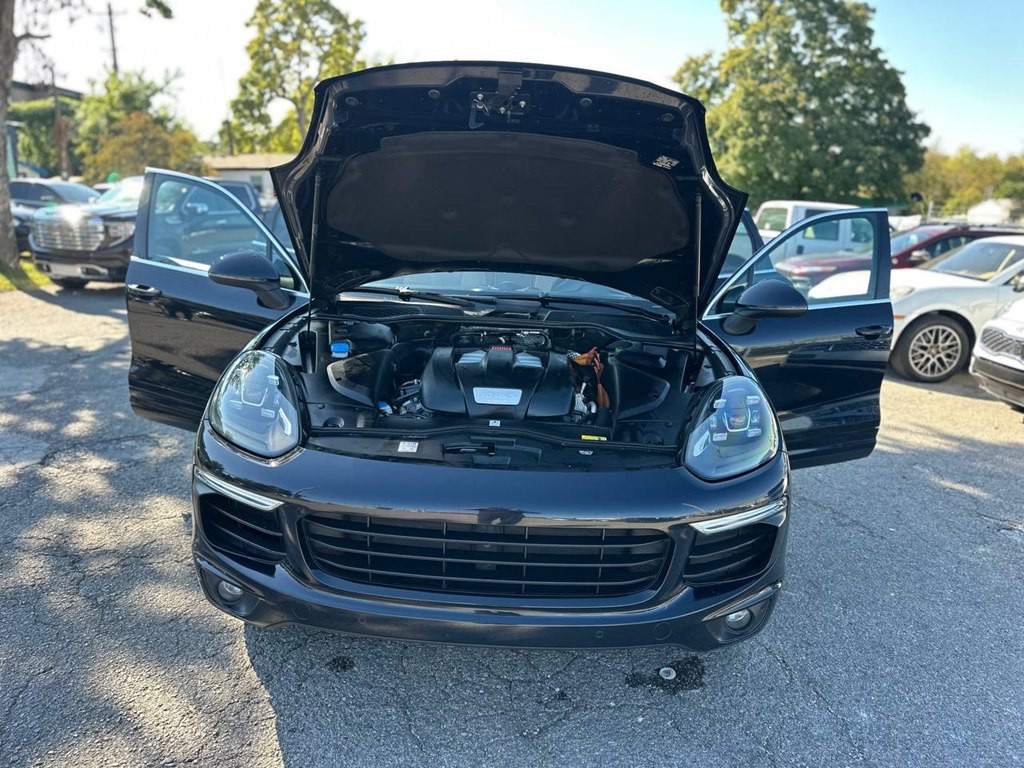 2016 Porsche Cayenne Image 12