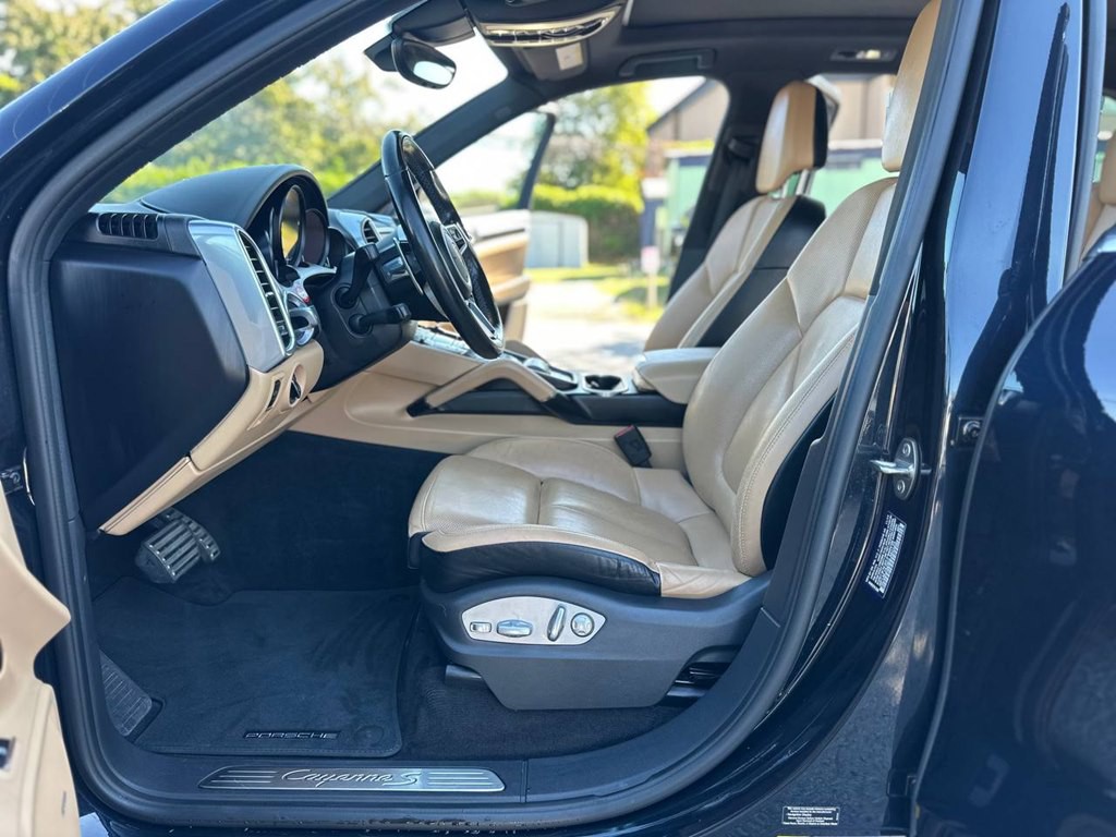 2016 Porsche Cayenne Image 14