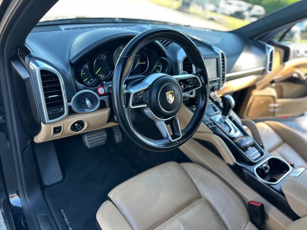 2016 Porsche Cayenne Image 16