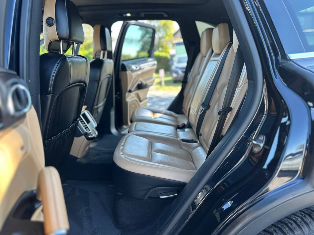 2016 Porsche Cayenne Image 17