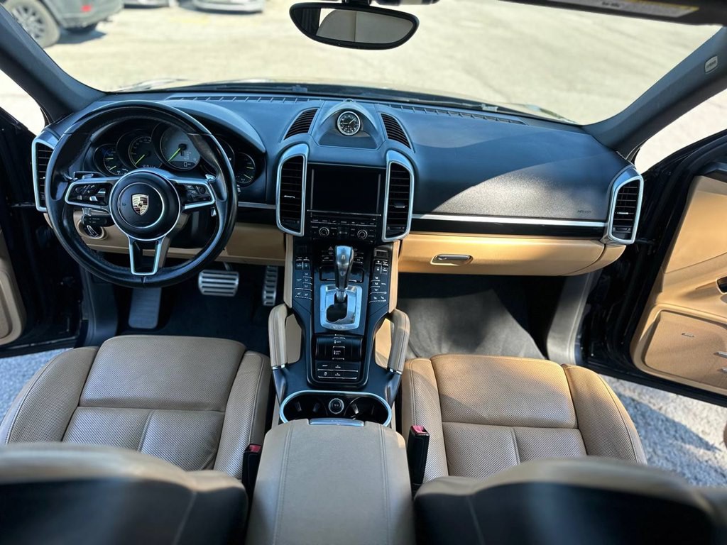 2016 Porsche Cayenne Image 21