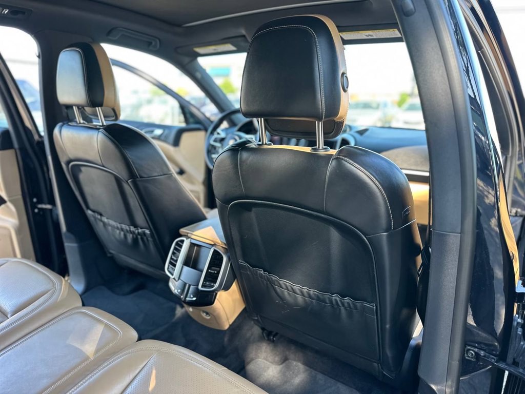2016 Porsche Cayenne Image 22