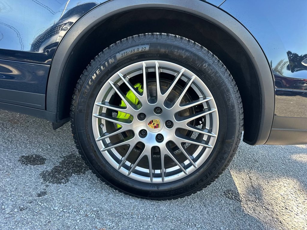 2016 Porsche Cayenne Image 30