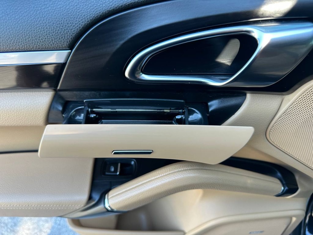 2016 Porsche Cayenne Image 37