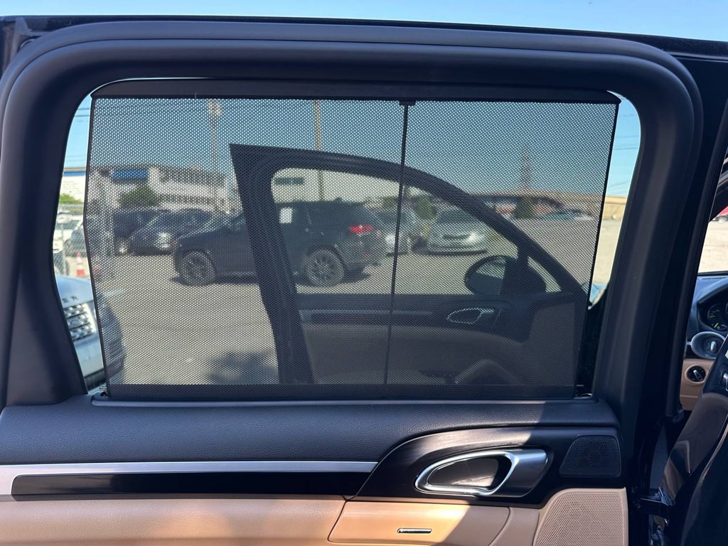 2016 Porsche Cayenne Image 38