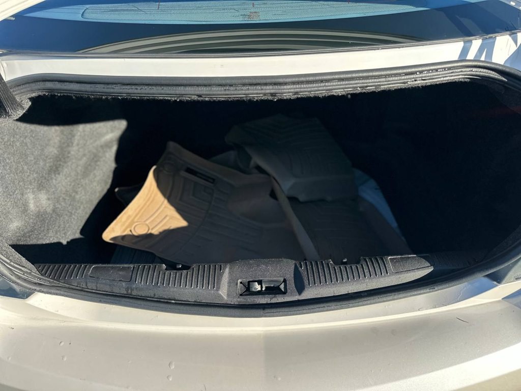 2012 Lincoln MKS Image 12
