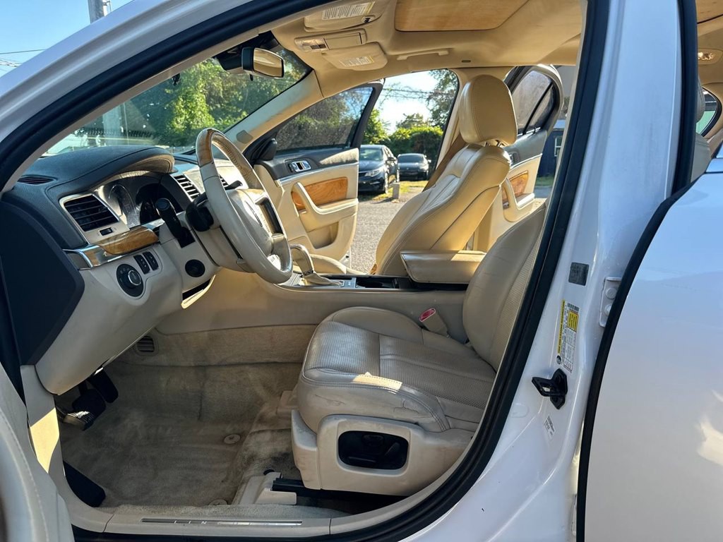 2012 Lincoln MKS Image 15