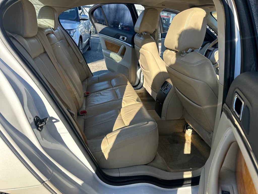 2012 Lincoln MKS Image 20