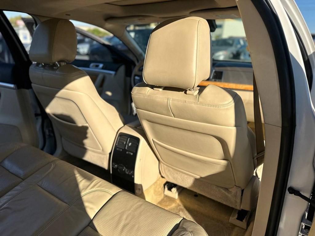 2012 Lincoln MKS Image 21