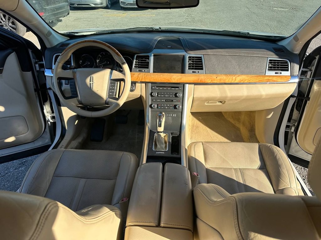 2012 Lincoln MKS Image 22
