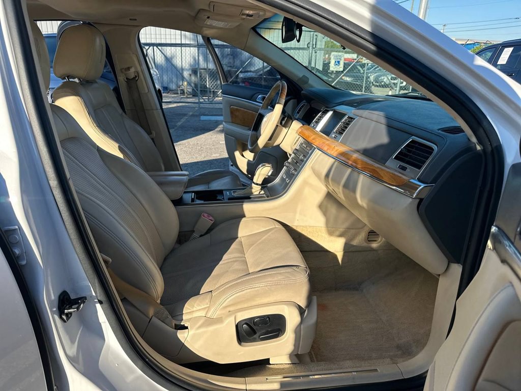 2012 Lincoln MKS Image 25