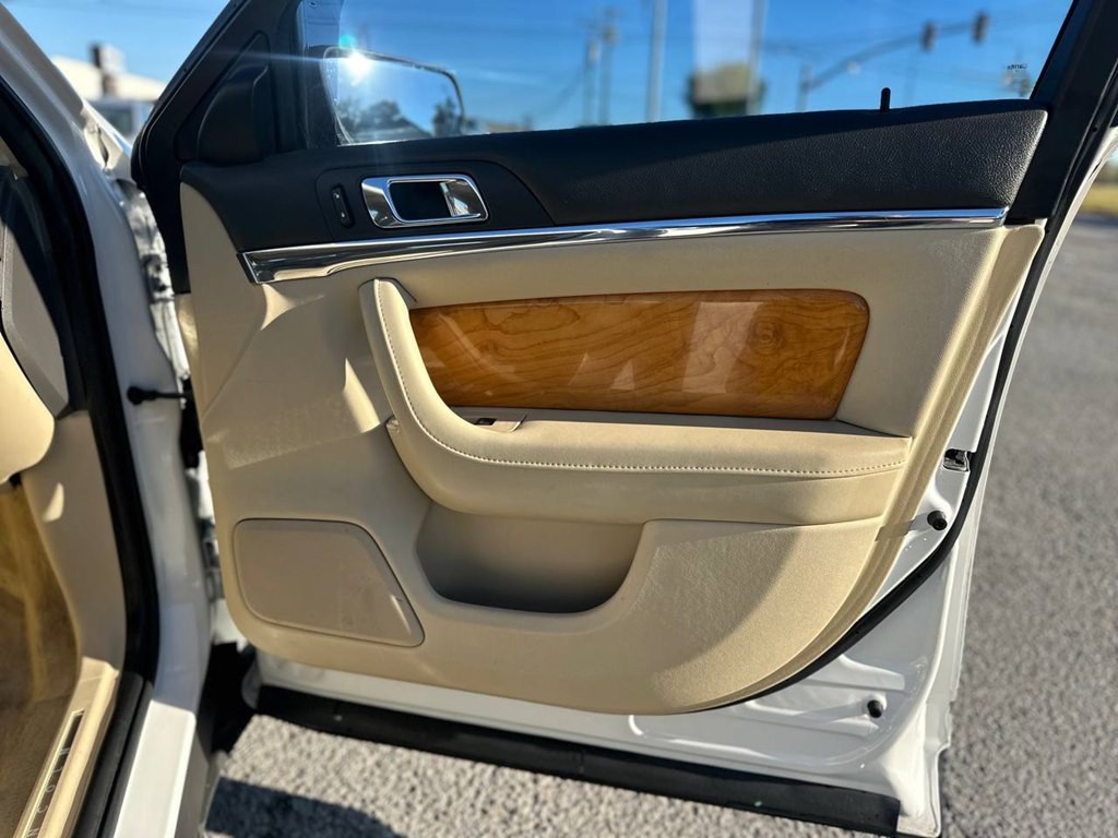 2012 Lincoln MKS Image 26