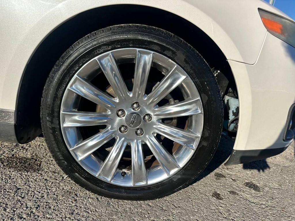 2012 Lincoln MKS Image 28