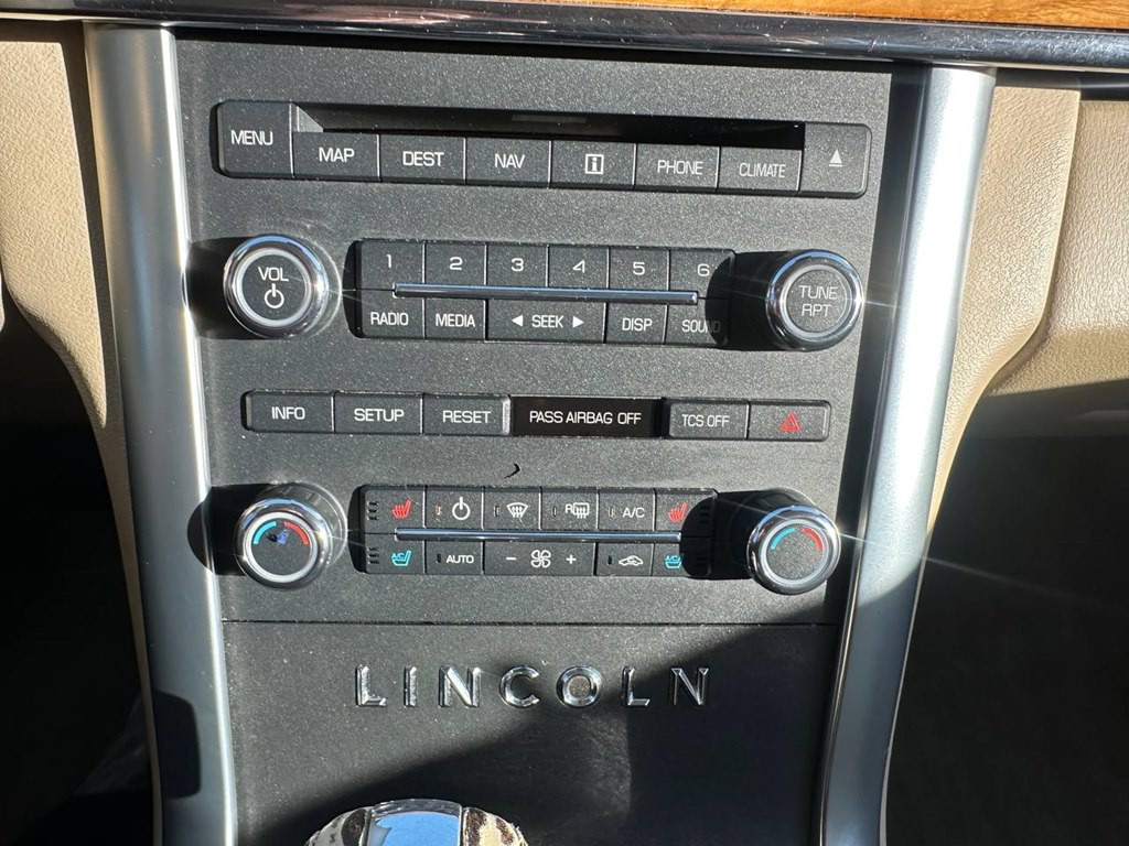 2012 Lincoln MKS Image 37