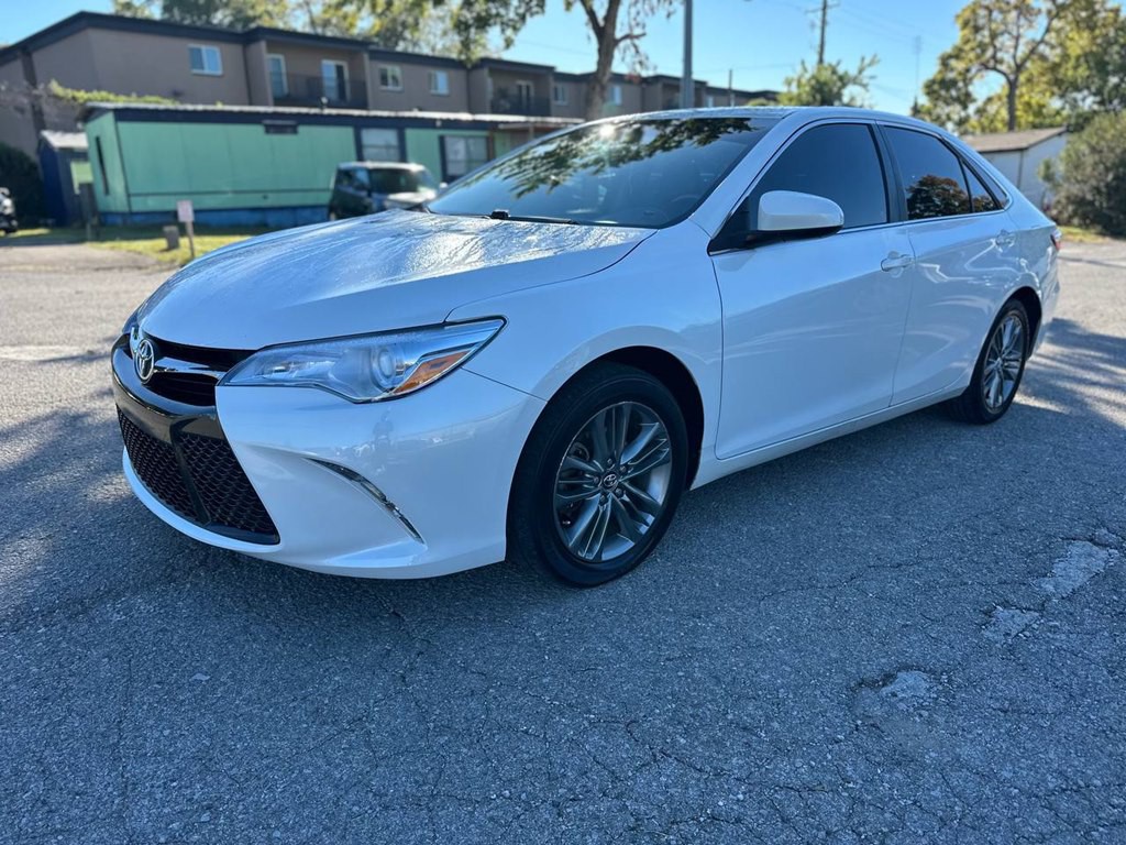 2017 Toyota Camry Image 1