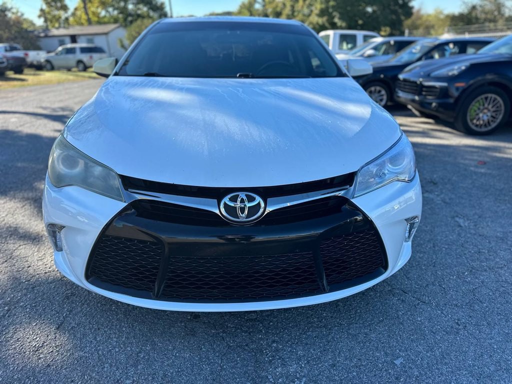 2017 Toyota Camry Image 2
