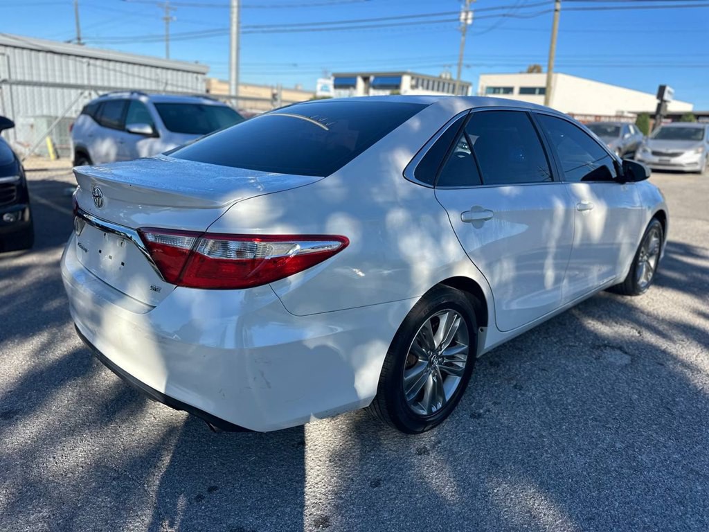 2017 Toyota Camry Image 5