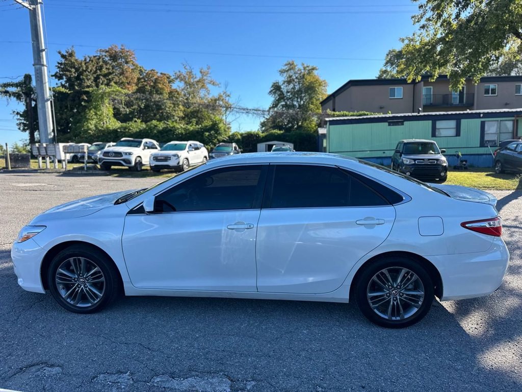 2017 Toyota Camry Image 8