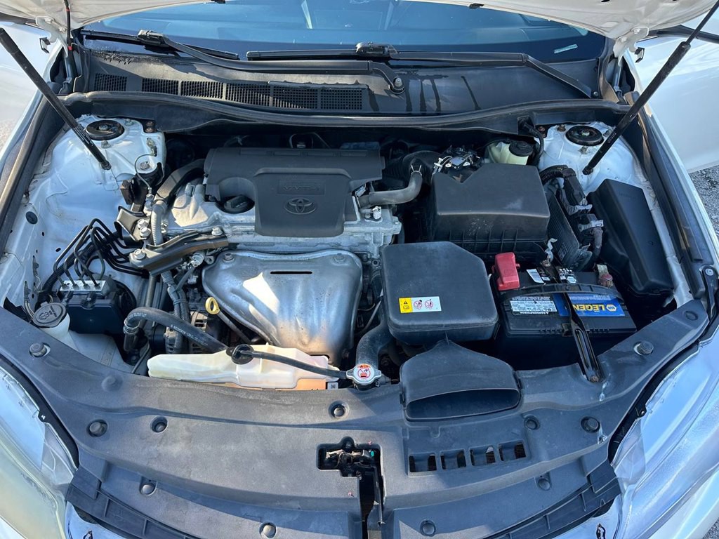2017 Toyota Camry Image 10