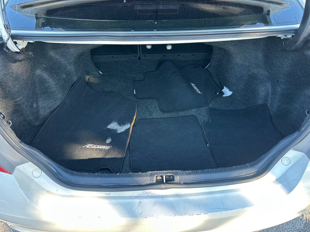 2017 Toyota Camry Image 12