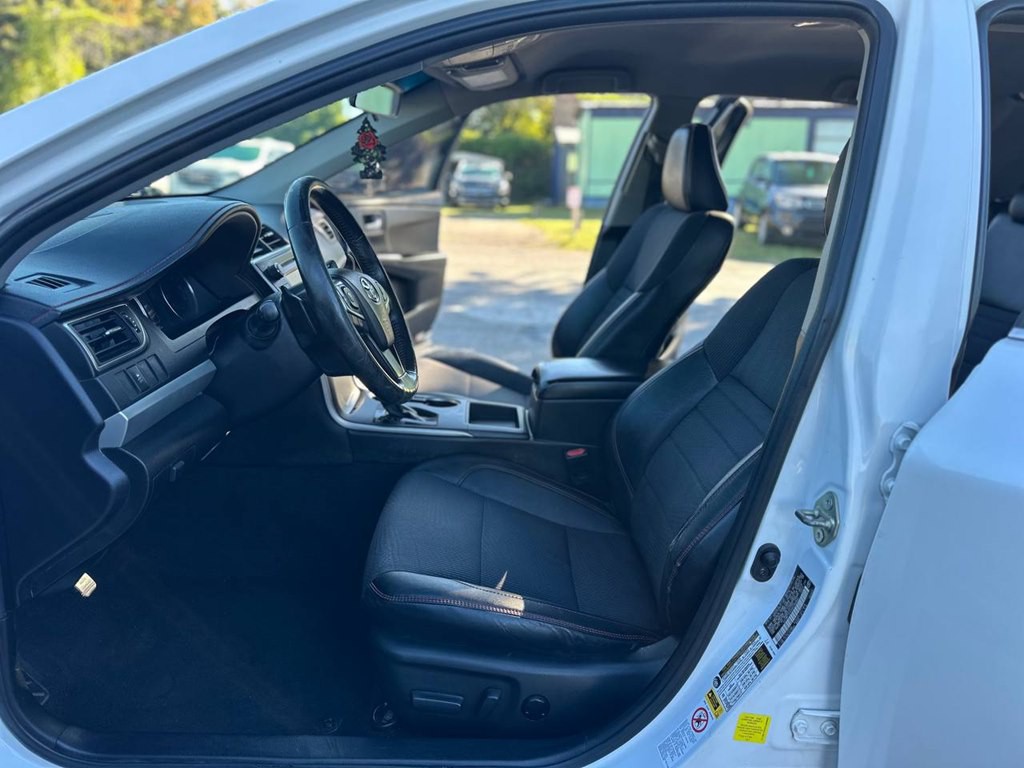 2017 Toyota Camry Image 13