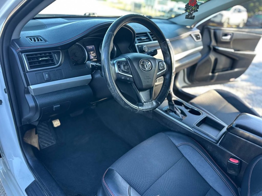 2017 Toyota Camry Image 14