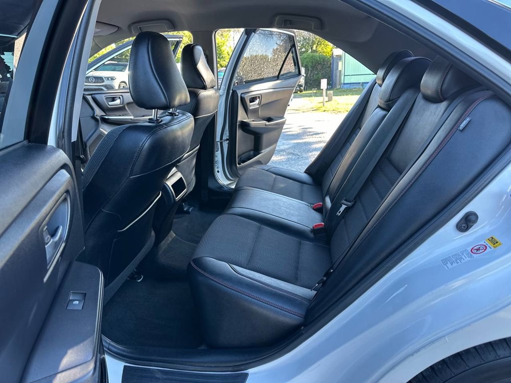 2017 Toyota Camry Image 16