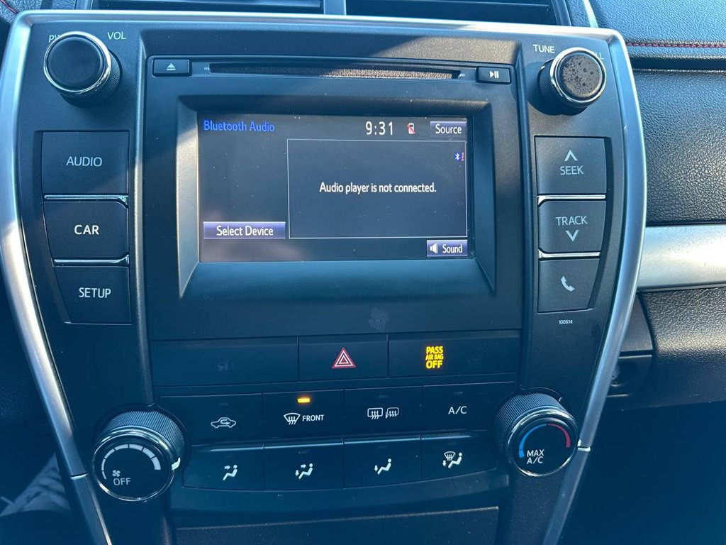 2017 Toyota Camry Image 32