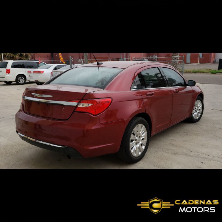 2014 Chrysler 200 Image 3