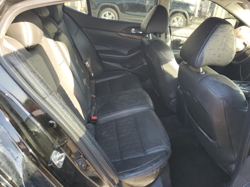 2016 Nissan Maxima Image 9