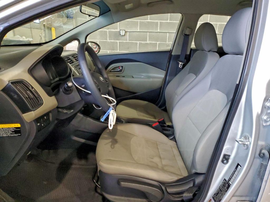 2017 Kia Rio Image 8