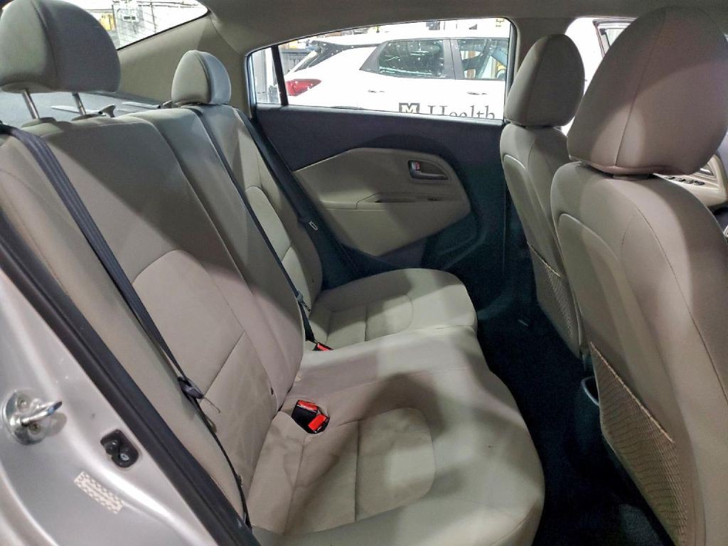 2017 Kia Rio Image 9