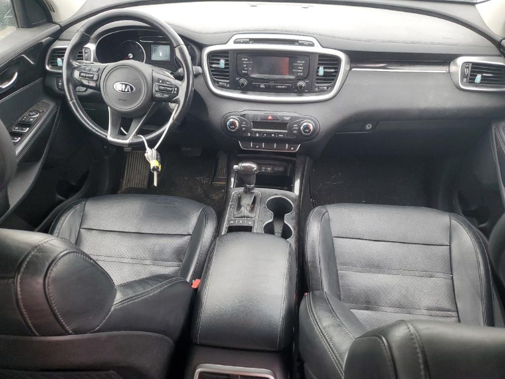 2016 Kia Sorento Image 8