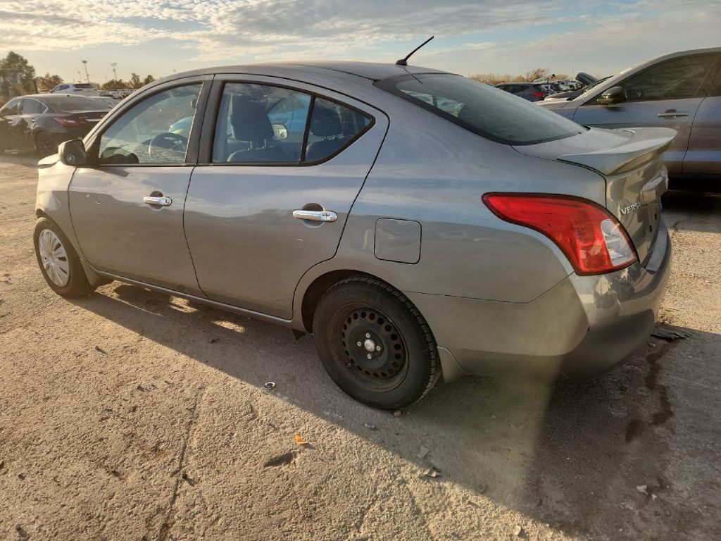 2013 Nissan Versa Image 4