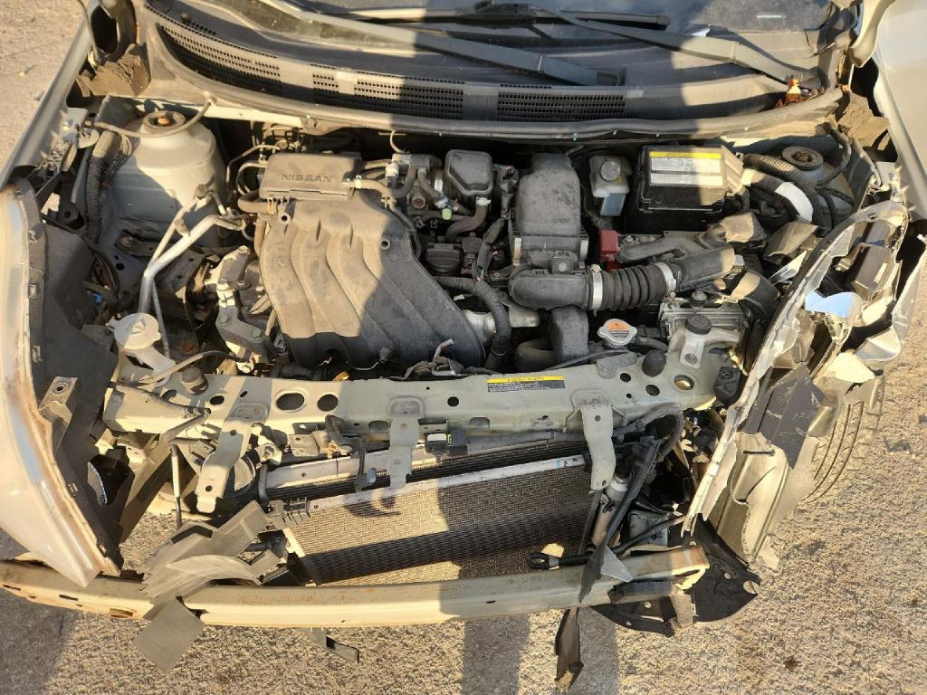 2013 Nissan Versa Image 10