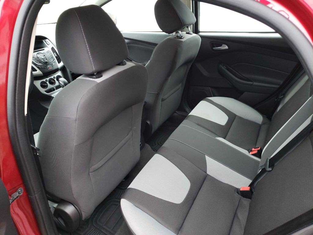 2014 Ford Focus Image 8