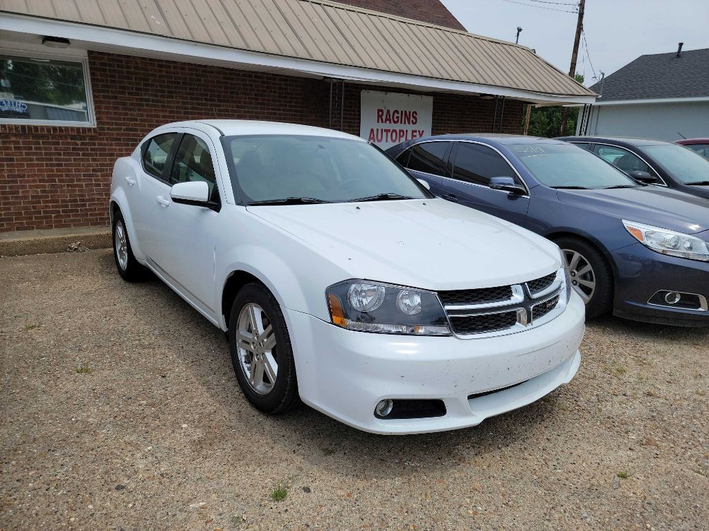2013 Dodge Avenger Image 1