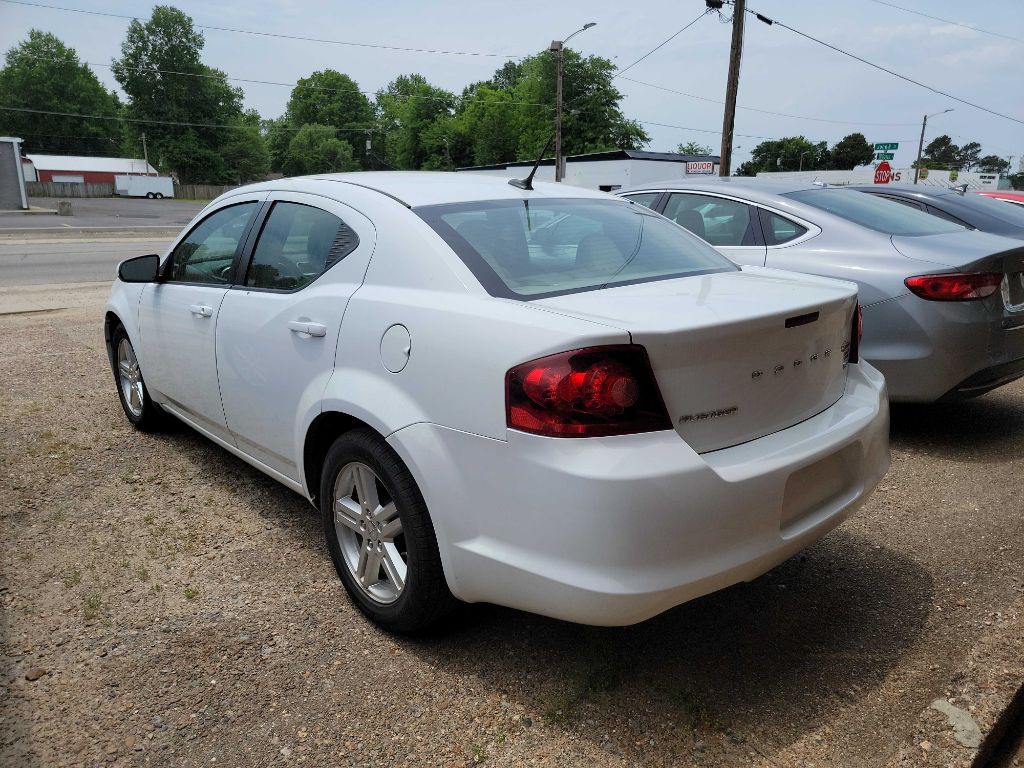 2013 Dodge Avenger Image 4